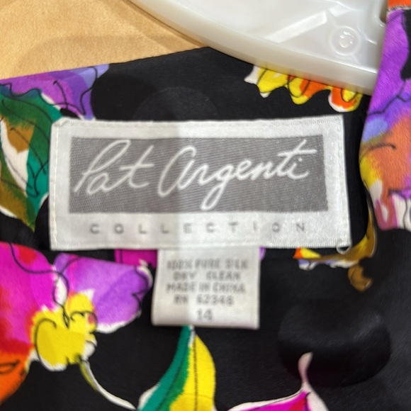 Gorgeous, comfortable silk dress , size 14 - Picture 3 of 5